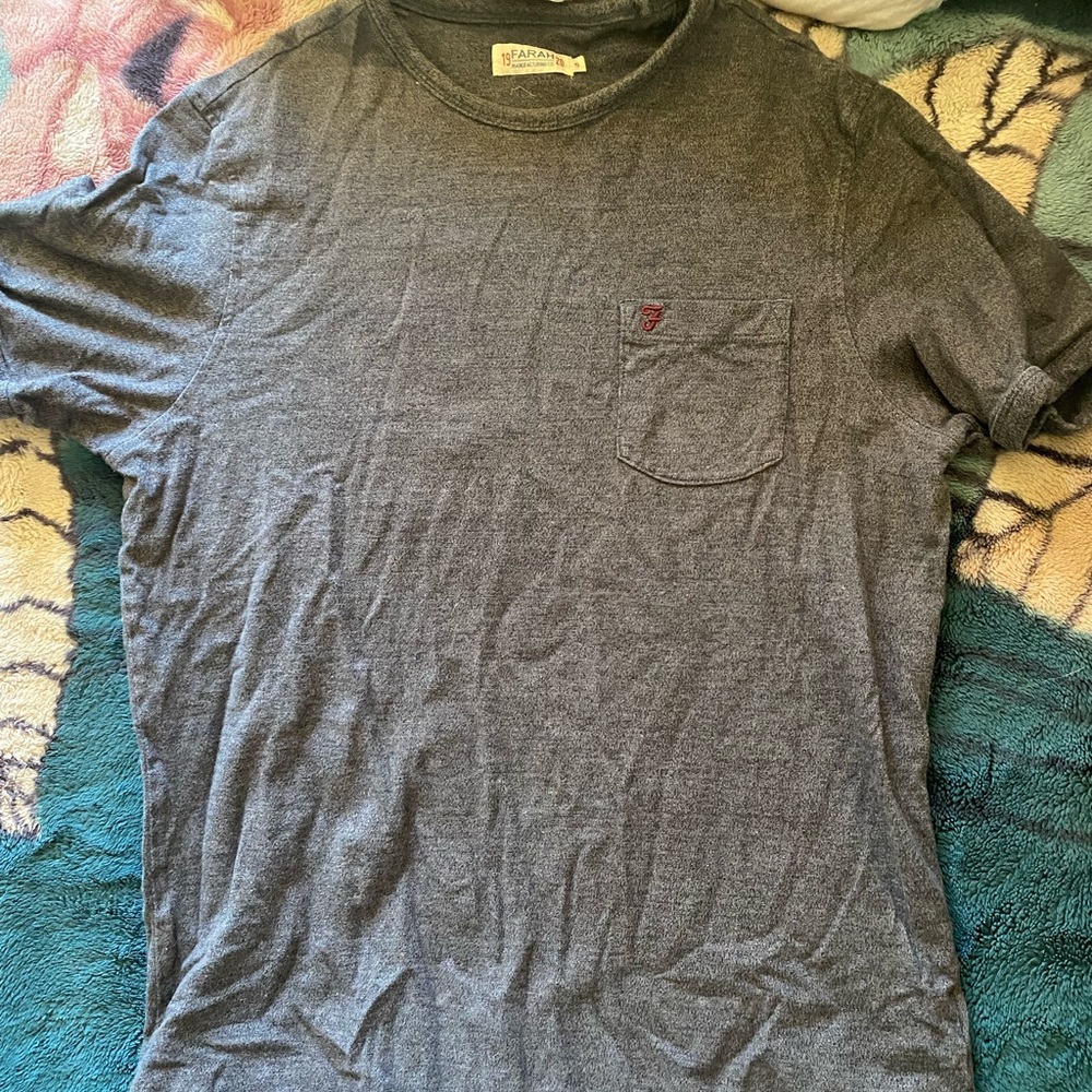 grey shirt